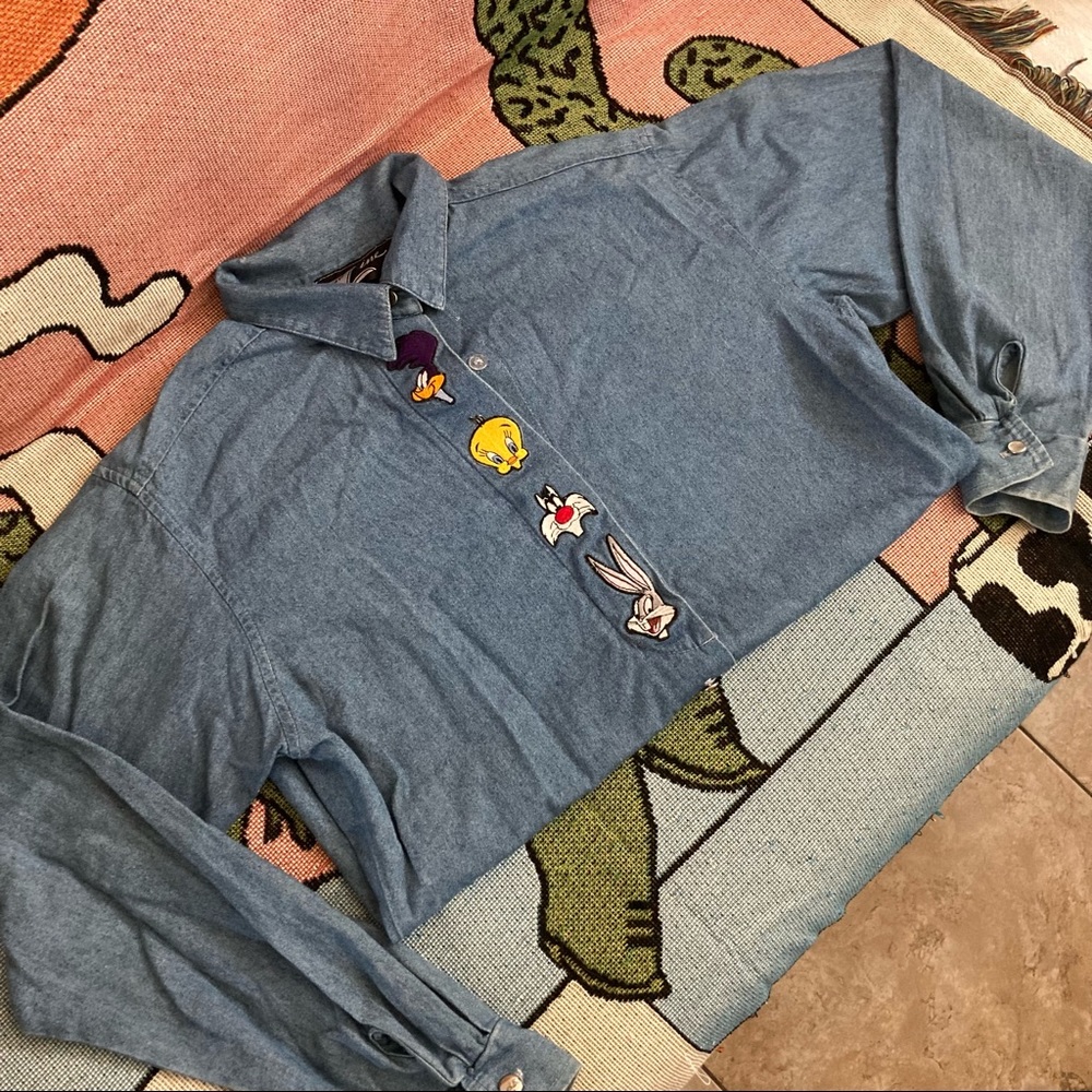 VINTAGE 1992 LOONEY TUNES EMBROIDERED DENIM BUTTON UP SHIRT, UNISEX